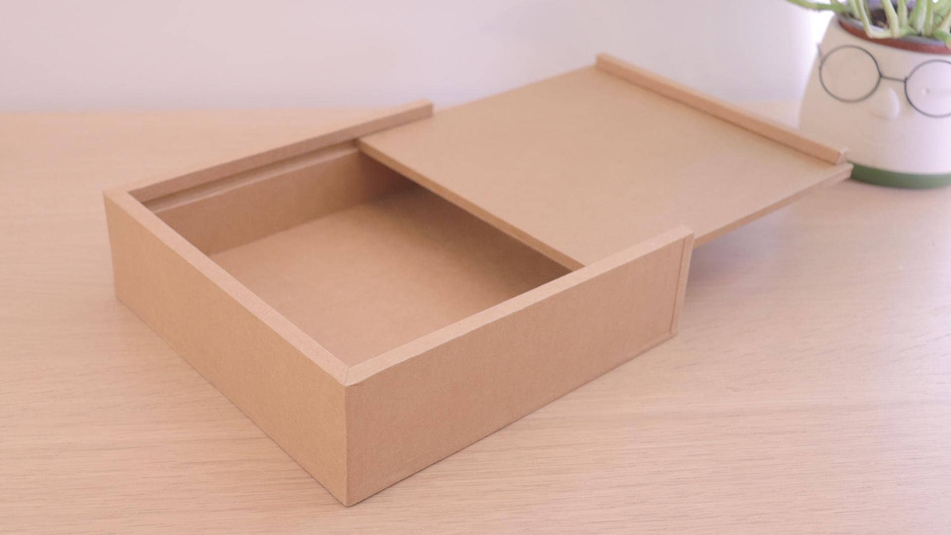 Cardboard Crafts DIY A Sliding Lid Box From Cardboard 