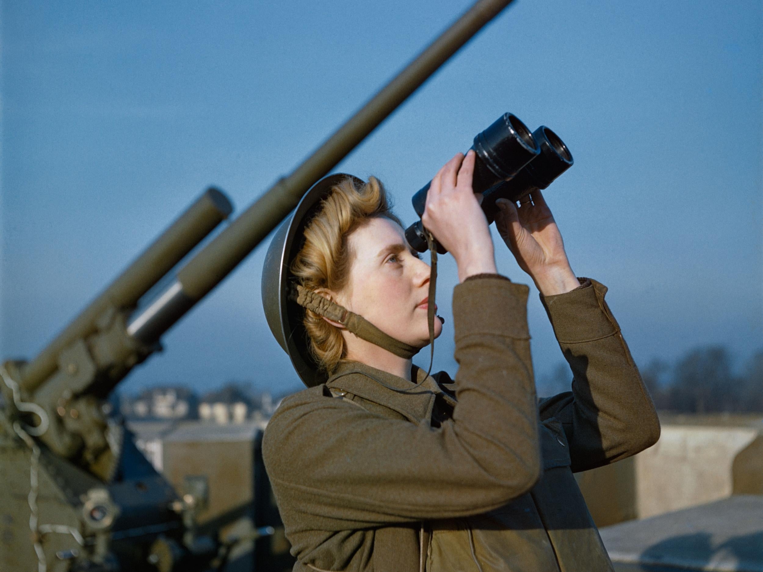 Extraordinary Second World War Photos Taken In Colour Film Released By Imperial War Museum The Independent The Independent