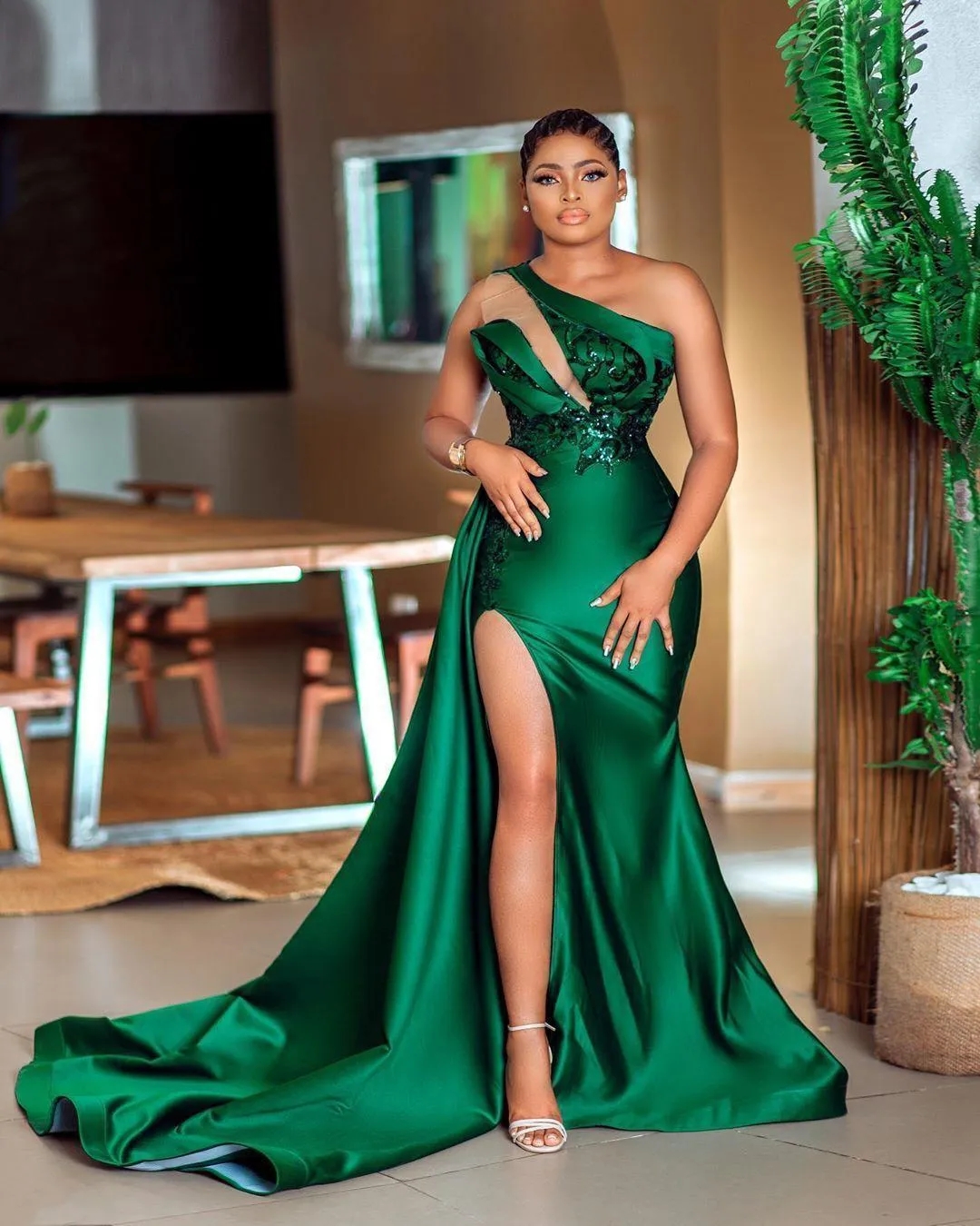 Green Evening Dresses Elegant One Shoulder Formal Gown With High Slit Perfect As Dark Green Prom Dresses