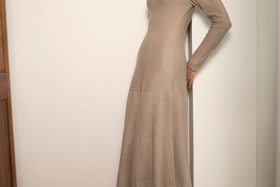 Julia Knit Dress In Sand Bel Cashmere