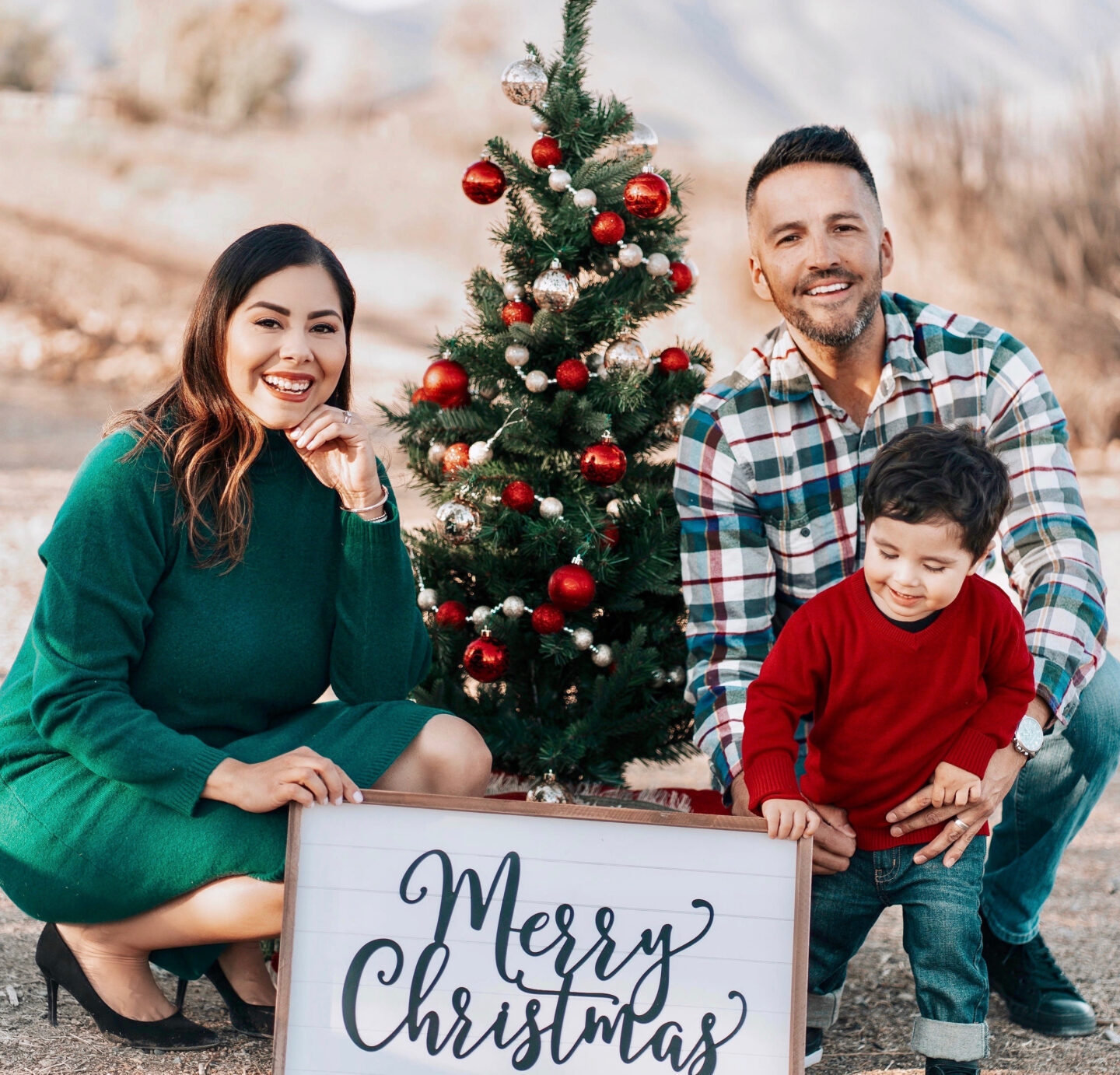 What To Wear For Family Holiday Pictures Lil Bits Of Chic